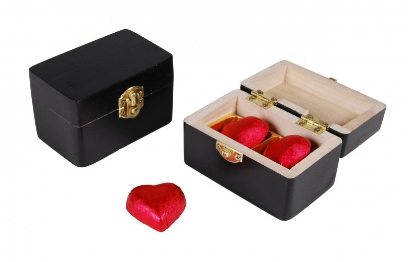 *Sort Trææske, 2 stk. Røde chokolade hjerter, 14 g.