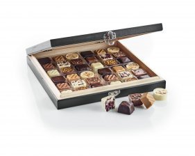 Sort flade Trææsker, 36 stk. Dansk luksus chokolade, 360 g.