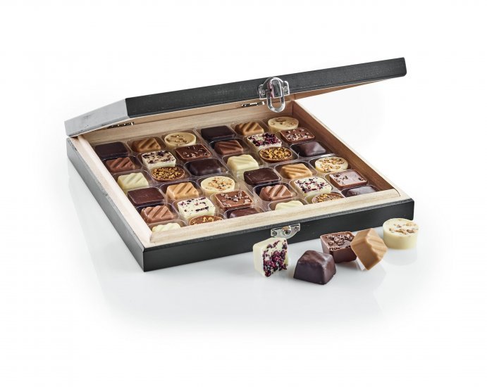 Sort flade Trææsker, 36 stk. Dansk luksus chokolade, 360 g.