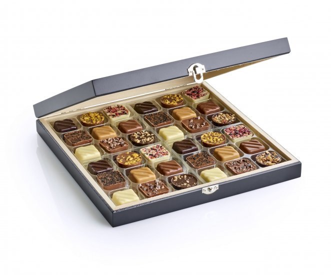 Sort flade Trææsker, 36 stk. Dansk luksus chokolade, 360 g.