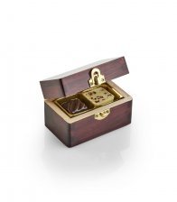 *Mahogni Trææske, 2 stk. Luksus chokolade, 20 g.