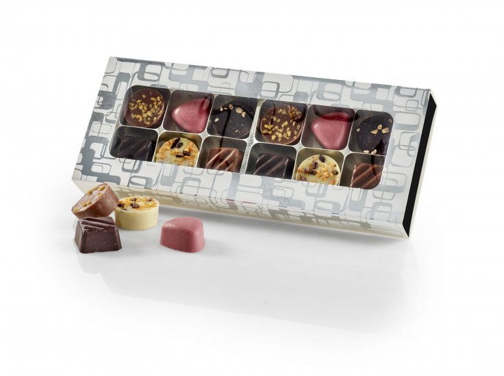 Hvid m. sølv firkanter rudeæske, 12 stk. Luksus chokolade, 120 g.