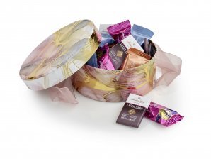 Rund Hatteæske Akravel Guld, Anthon Berg Mix 250 g.