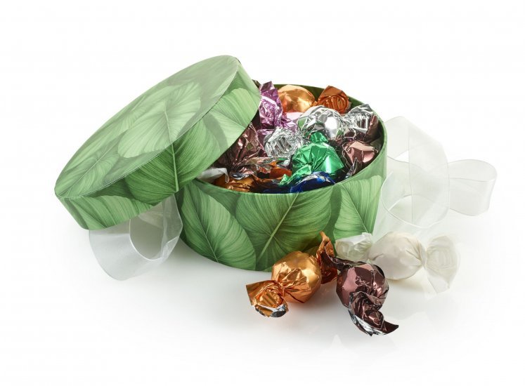 Rund Hatteæske Green Leaves, Mixede Chokoladekugler 300 g.