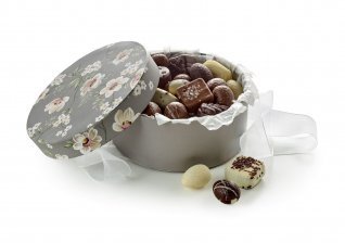 Rund Hatteæske Brun/Hvid Blomster, Luksus chokolade & Luksusæg 500 g.