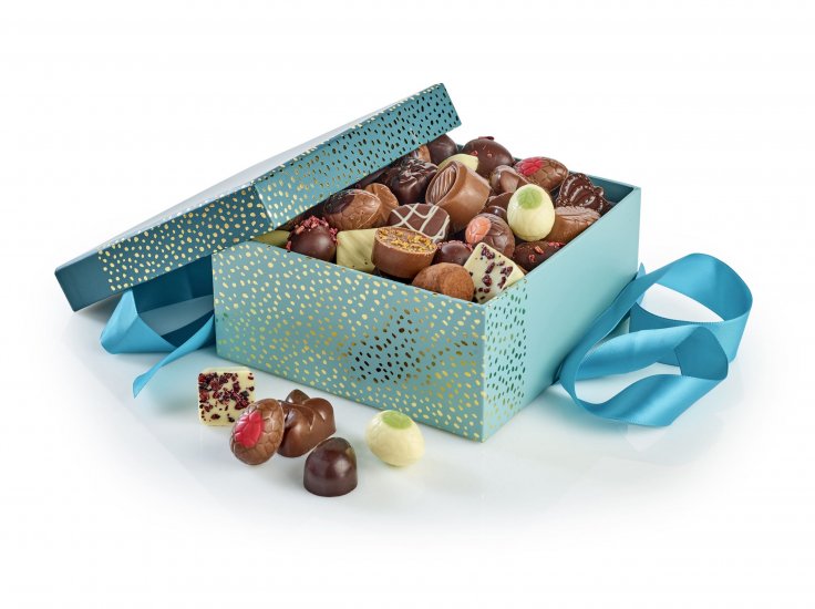 Firkantet hatteæske, Lyseblå m/ guld prikker, Stor - 1000 gr. Luksus chokolade & Luksusæg