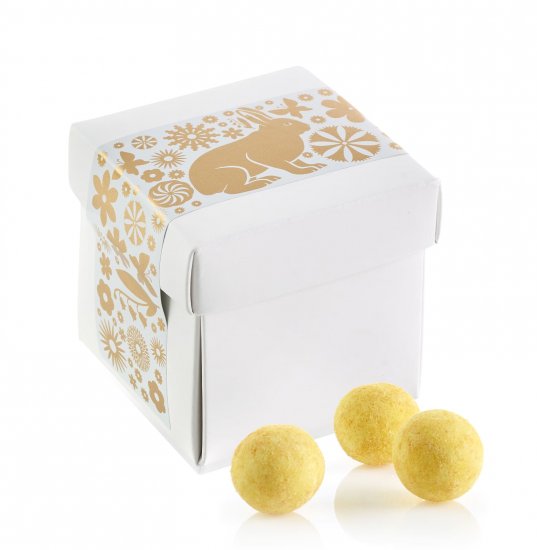 Hvid Surpricebox m/påskelabel, Lakridskugler m/ hvid chokolade og passion, 90 g.