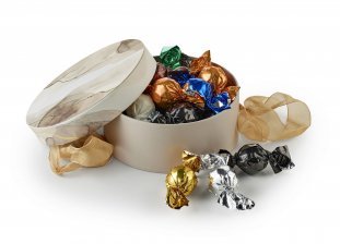 Rund Hatteæske Brun Marmor, Mixede Chokoladekugler 300 g.